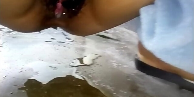mom,nepali,pissing