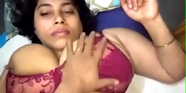 bhabhi,boobs,bra